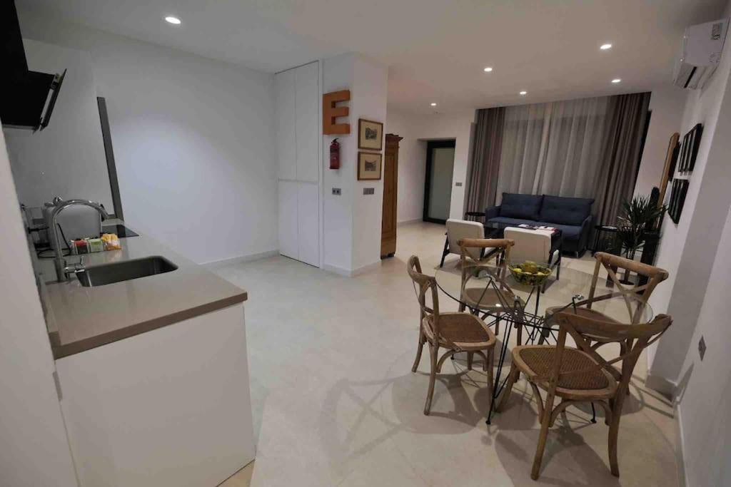 Colet Apartamento เซบีญา ภายนอก รูปภาพ